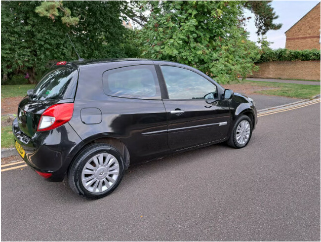 2011 Renault Clio 1.1l WITH 1 YEAR MOT