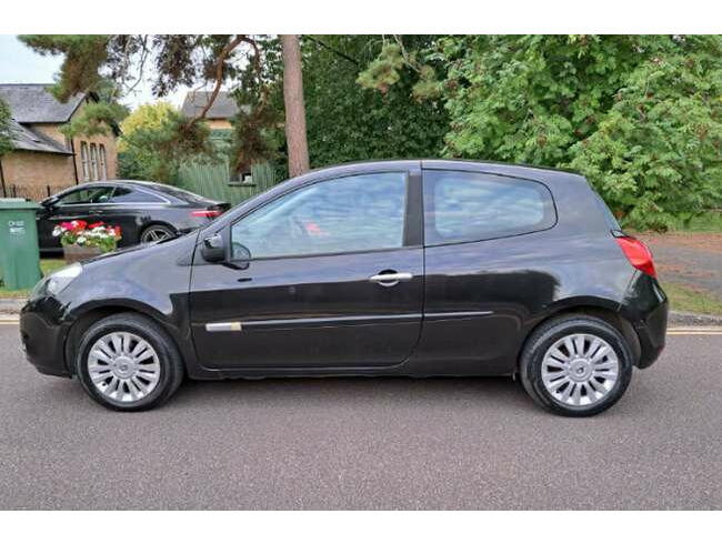 2011 Renault Clio 1.1l WITH 1 YEAR MOT