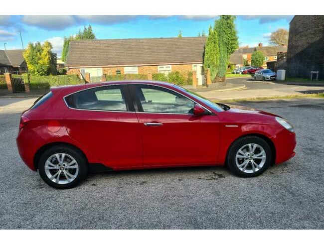 2011 Alfa Romeo, Giulietta, Hatchback, Manual, 1598 (cc), 5 Doors