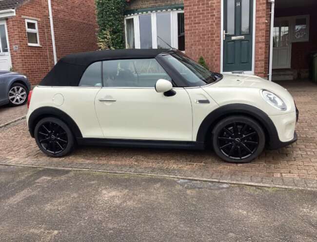 2016 Mini, Convertible, Manual, 1499 (cc), 2 doors