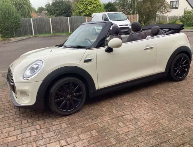 2016 Mini, Convertible, Manual, 1499 (cc), 2 doors