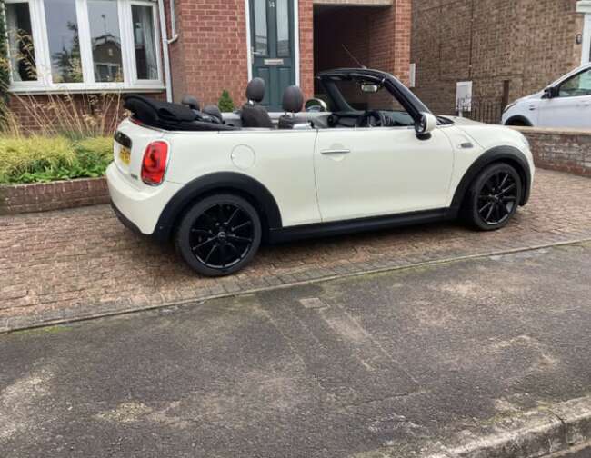 2016 Mini, Convertible, Manual, 1499 (cc), 2 doors