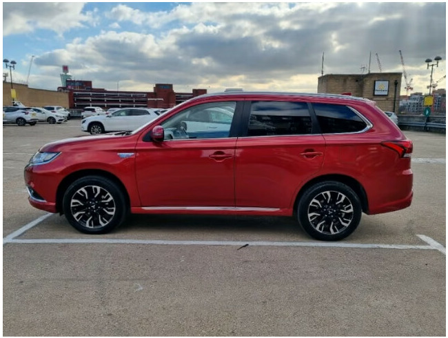 2016 Mitsubishi Outlander, Electric Hybrid Tax Free 64000 Miles only M