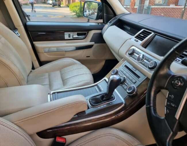 2010 Land Rover, Range Rover Sport, Estate, Semi-Auto, 2993 (cc), 5 Doors