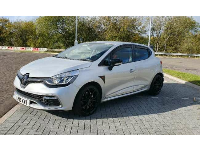 2015 Renault Clio RS Sport