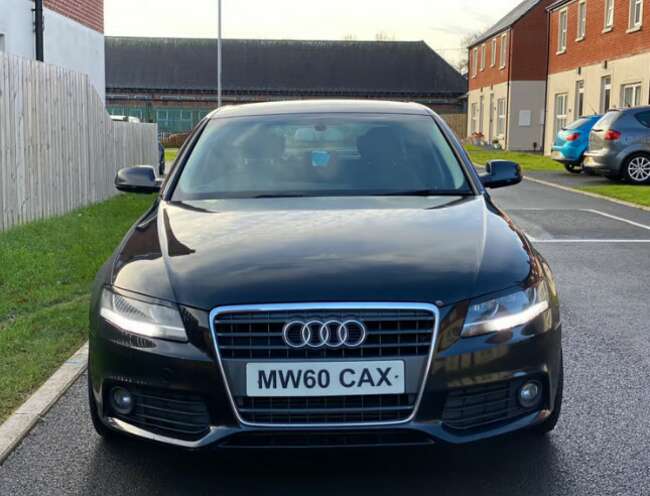 2011 Audi A4 2.0 Tdi ( 35£ tax Per year )