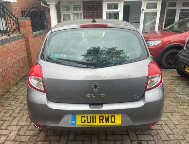 2011 Renault Clio Dynamique TomTom FSH 12 months MOT (Corsa fiesta