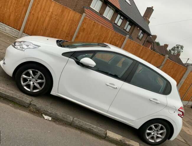 2013 Peugeot, 208, Hatchback, Manual, 1199 (cc), 5 doors