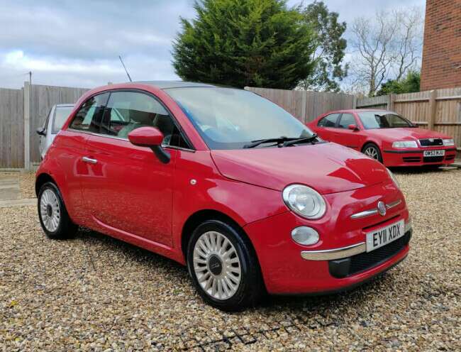 2011 Fiat 500 Lounge 1.2 petrol, £35 Road Tax, Year MOT, Full Service History