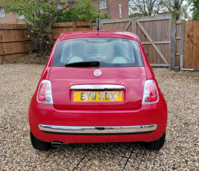 2011 Fiat 500 Lounge 1.2 petrol, £35 Road Tax, Year MOT, Full Service History