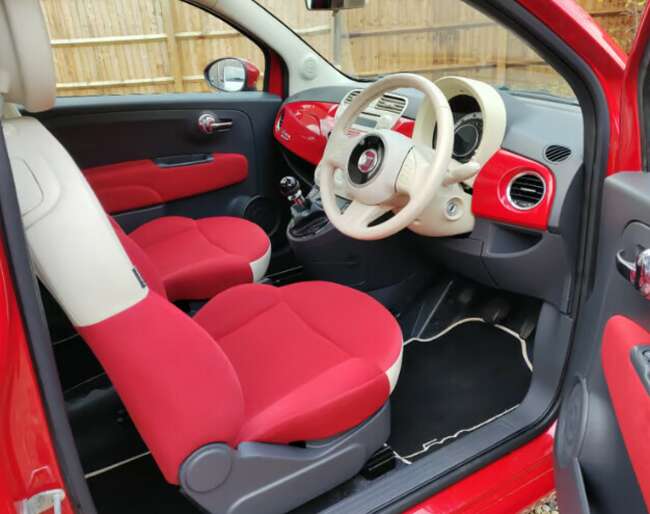 2011 Fiat 500 Lounge 1.2 petrol, £35 Road Tax, Year MOT, Full Service History