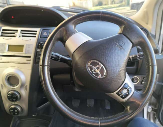 2008 Toyota, Yaris, Hatchback, Manual, 1364 (cc), 5 Doors