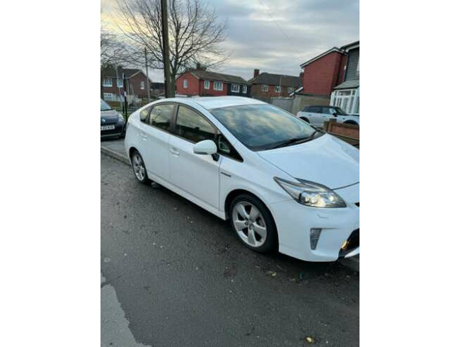 2015 Toyota Prius Hybrid UK Model T Spirit