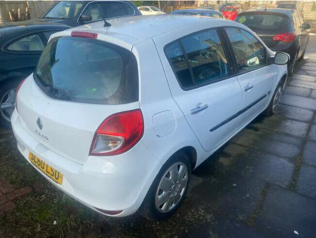 2010 Renault, Clio, Hatchback, Manual, 1149 (cc), 5 Doors