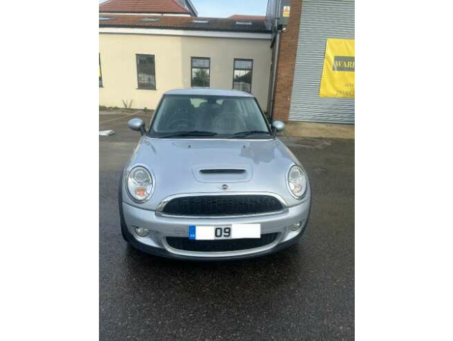 2009 Mini Cooper S, Hatchback, Manual, 1598 (cc), 3 Doors