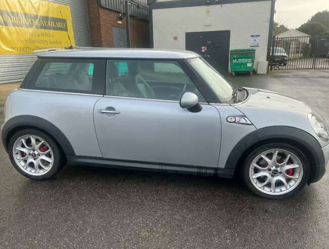 2009 Mini Cooper S, Hatchback, Manual, 1598 (cc), 3 Doors