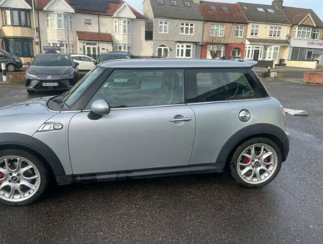 2009 Mini Cooper S, Hatchback, Manual, 1598 (cc), 3 Doors