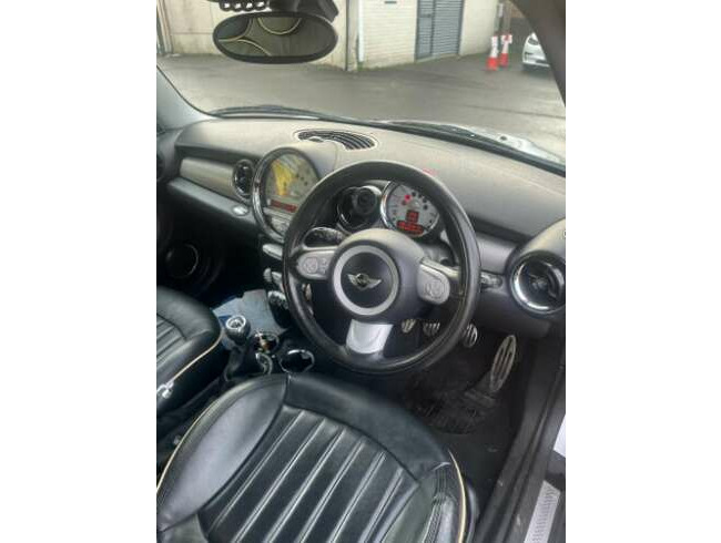 2009 Mini Cooper S, Hatchback, Manual, 1598 (cc), 3 Doors