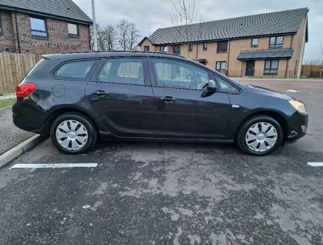 2012 Vauxhall Astra Estate Exclusive 1.4 Petrol Low Milage 98k