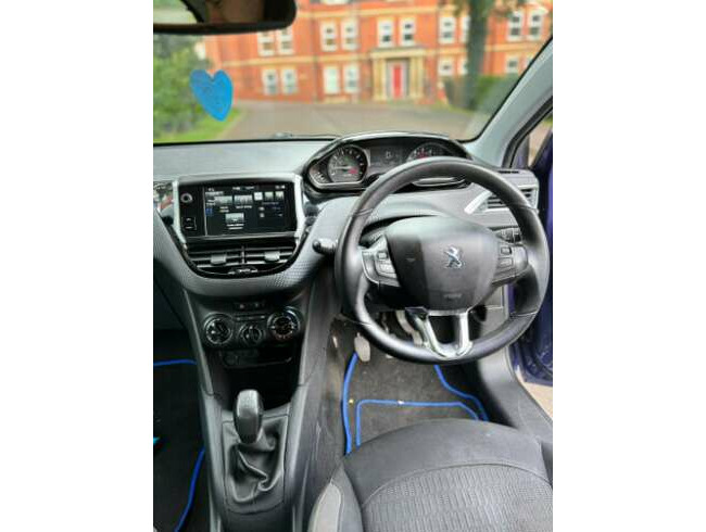 2015 Peugeot 208 1.0 Full options