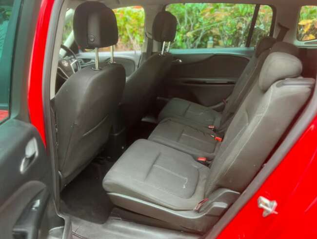 2014 Vauxhall Zafira Tourer SRi 2.0 CDTi, Red, 7 Seater, 1 Owner