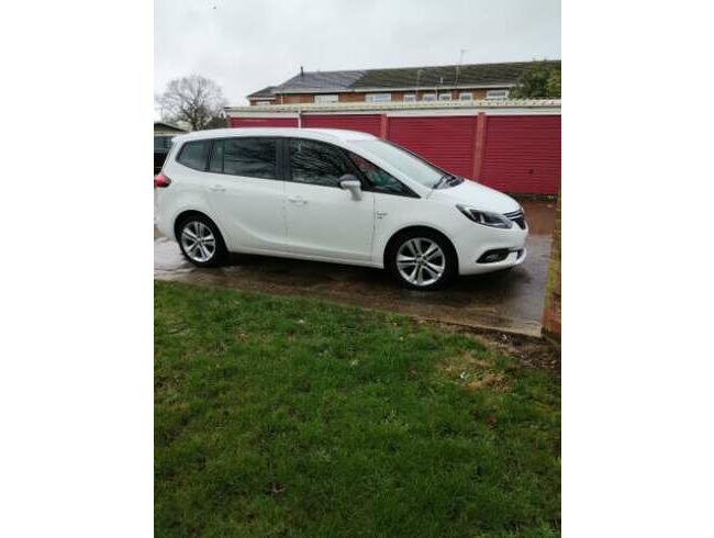 2018 Vauxhall, ZAFIRA Tourer 1,4T SRi Nav Leather, Manual, Tow Bar MOT 7 months