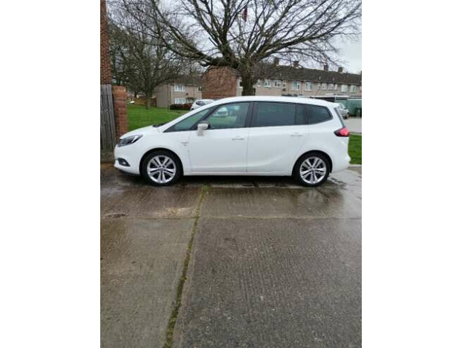 2018 Vauxhall, ZAFIRA Tourer 1,4T SRi Nav Leather, Manual, Tow Bar MOT 7 months