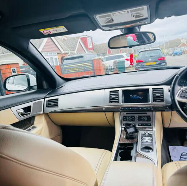 2015 Jaguar XF 2.2D, Luxury Edition, Auto