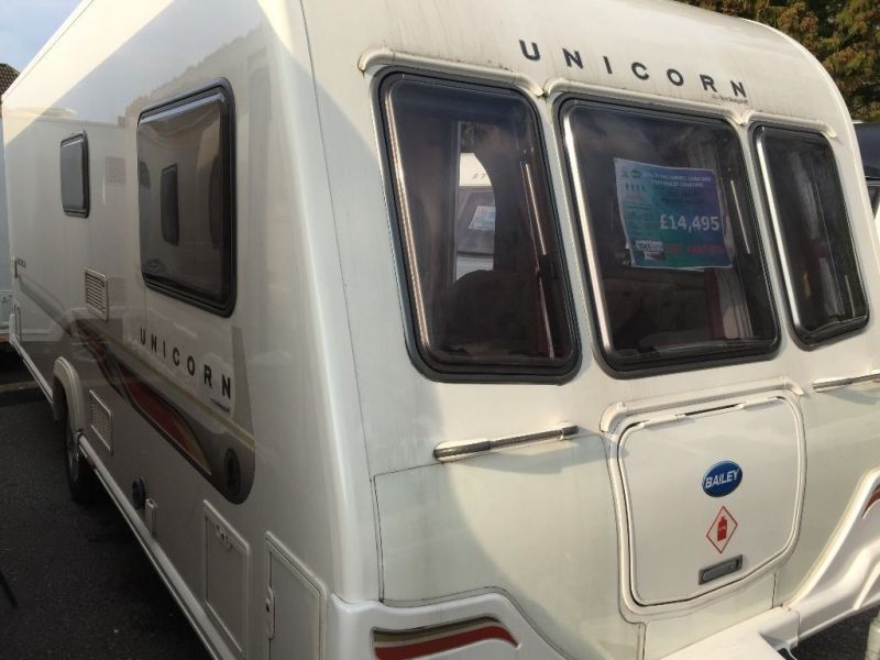 2011 Bailey Unicorn Valencia - fixed bed model image 2