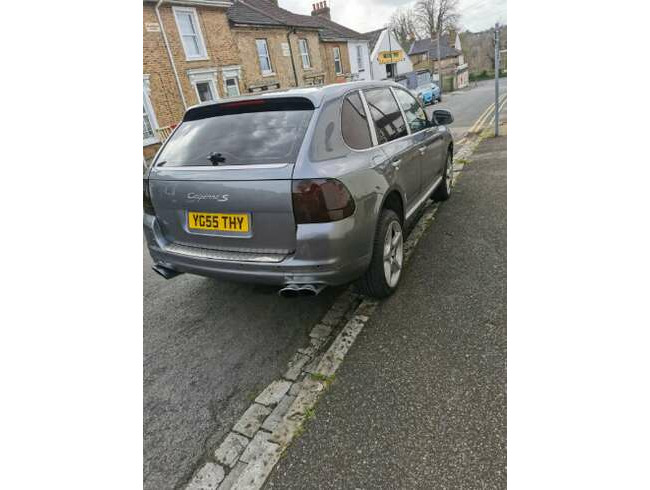 2005 Porsche Cayenne S 4.5 V8