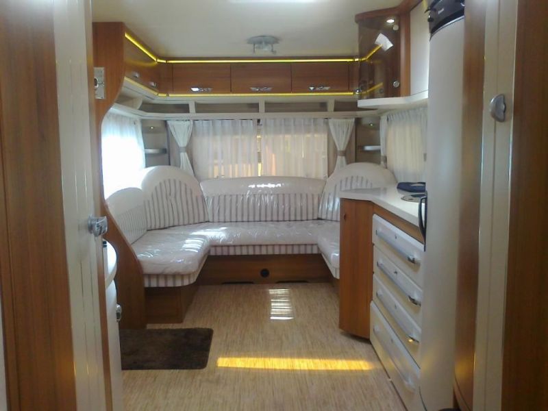 2012 Hobby caravan 650 premium ( ) island bed image 4