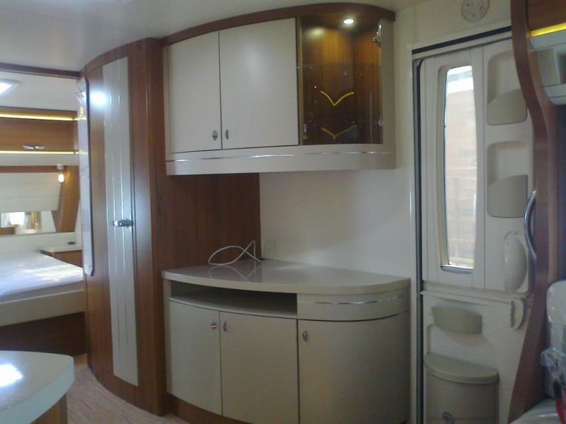 2012 Hobby caravan 650 premium ( ) island bed image 5