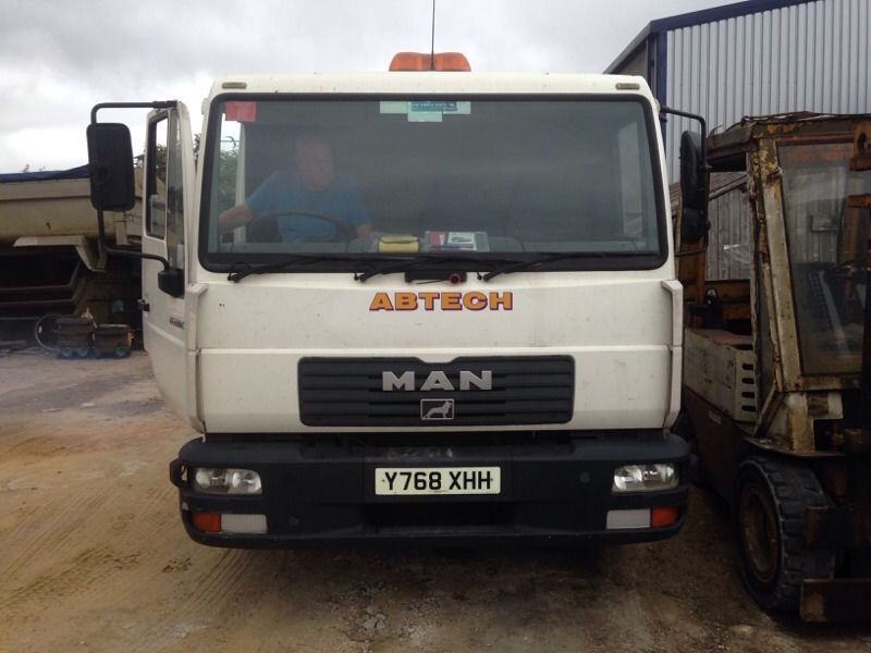 2001 Man 7.5 man beaver tail with winch and alloy sides image 1