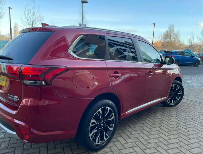 2016 Mitsubishi Outlander Phev New PCO!!!