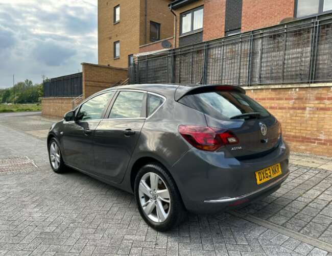2013 Vauxhall, Astra, Sri, Facelift, Hatchback, Manual, 1686 (cc), 5 Doors