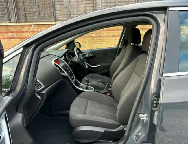 2013 Vauxhall, Astra, Sri, Facelift, Hatchback, Manual, 1686 (cc), 5 Doors