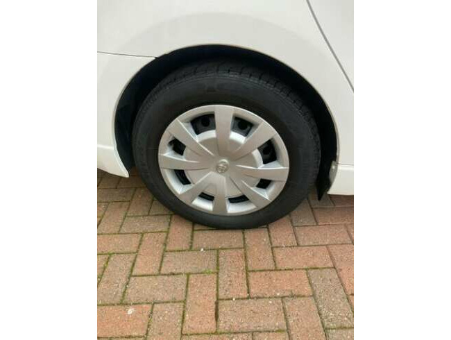 2010 Toyota Avensis T2D 40 2.0 Diesel, Manual, Estate