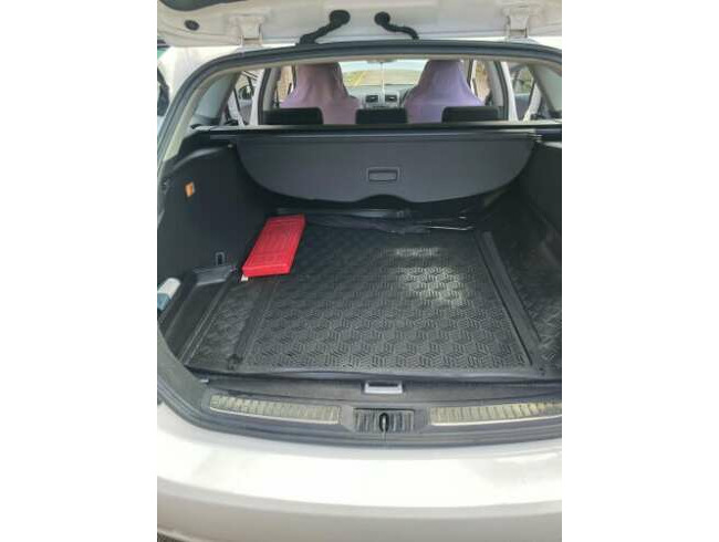 2010 Toyota Avensis T2D 40 2.0 Diesel, Manual, Estate