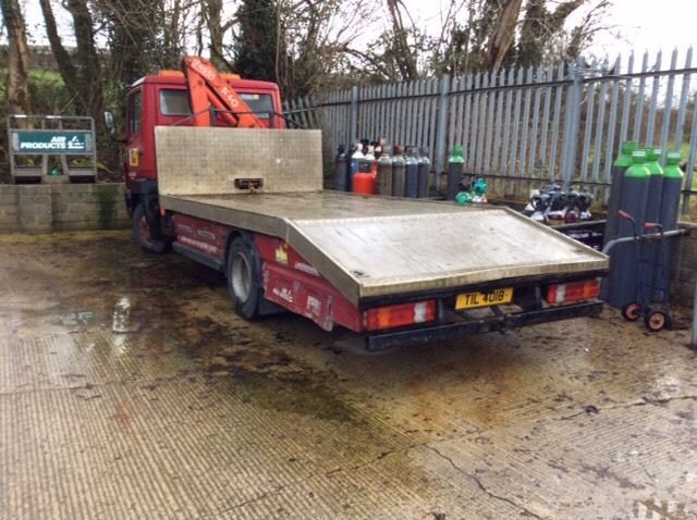 1994 Mercedes 814 Lorry Complete with Crane and Winch image 1