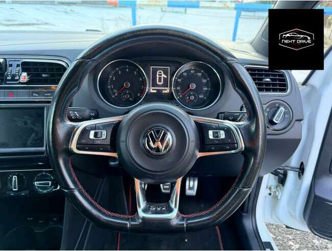 2015 Volkswagen Polo White