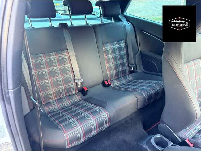 2015 Volkswagen Polo White