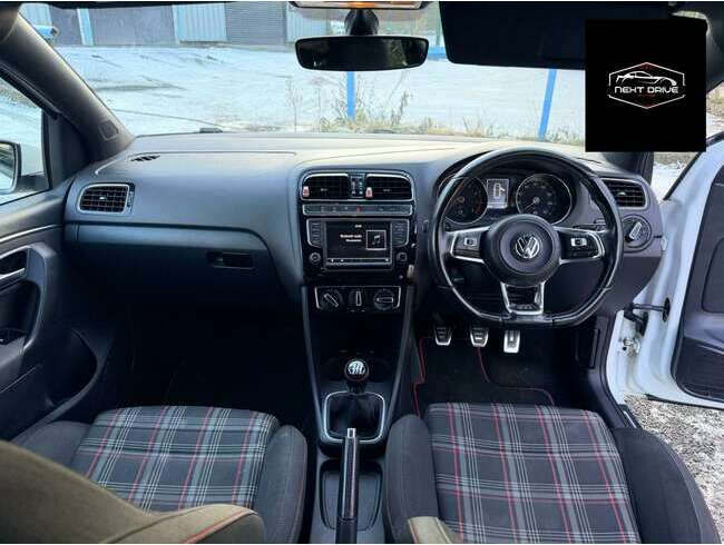 2015 Volkswagen Polo White