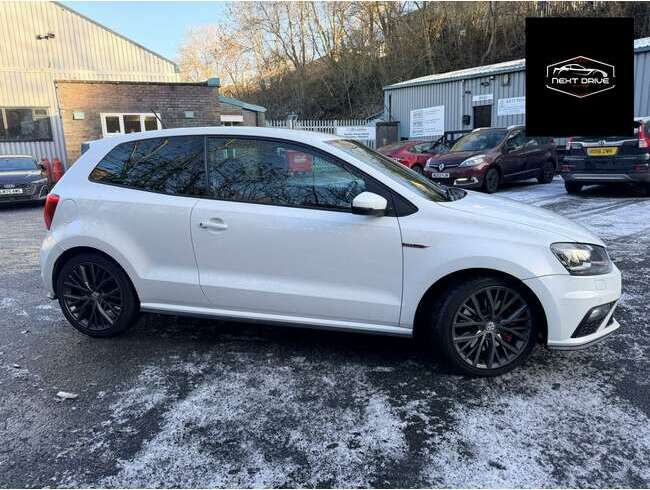 2015 Volkswagen Polo White