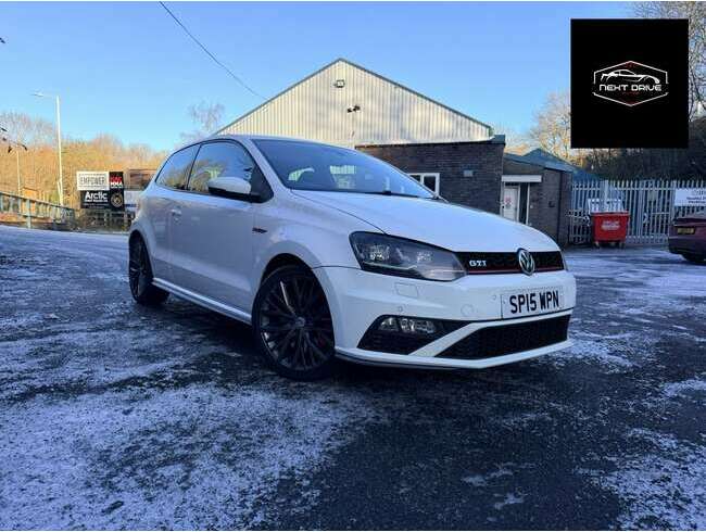 2015 Volkswagen Polo White