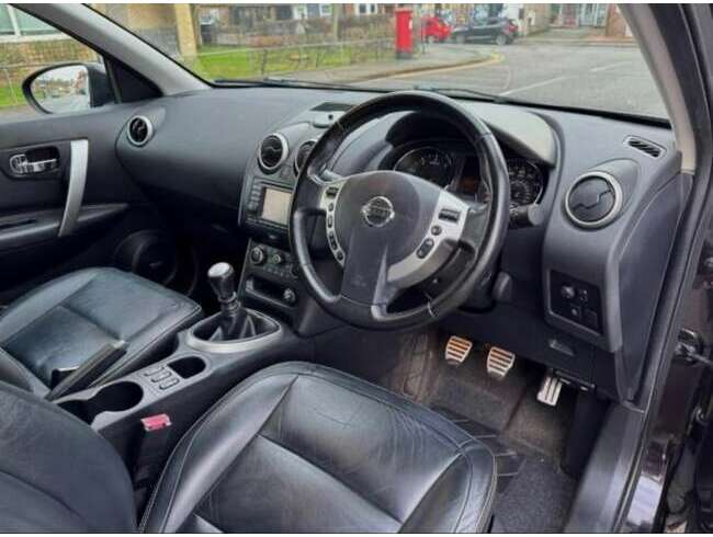 2014 Nissan Qashqai Black