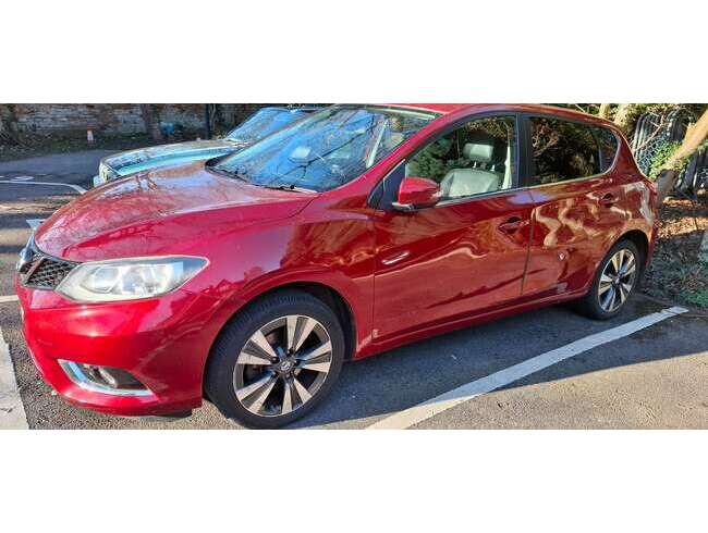 2015 Nissan Pulsar Red