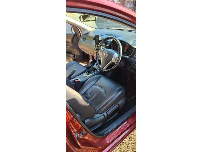 2015 Nissan Pulsar Red