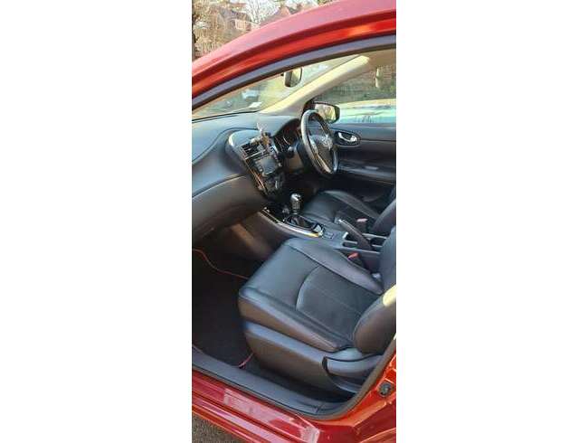 2015 Nissan Pulsar Red