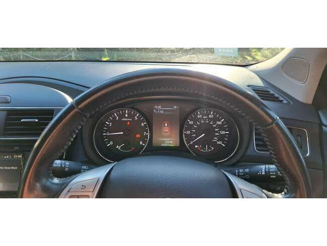 2015 Nissan Pulsar Red