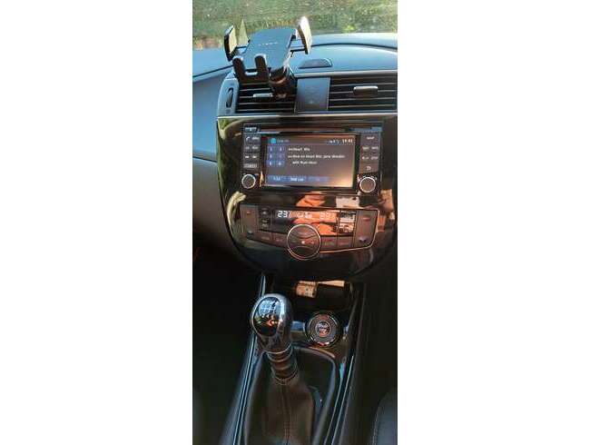 2015 Nissan Pulsar Red